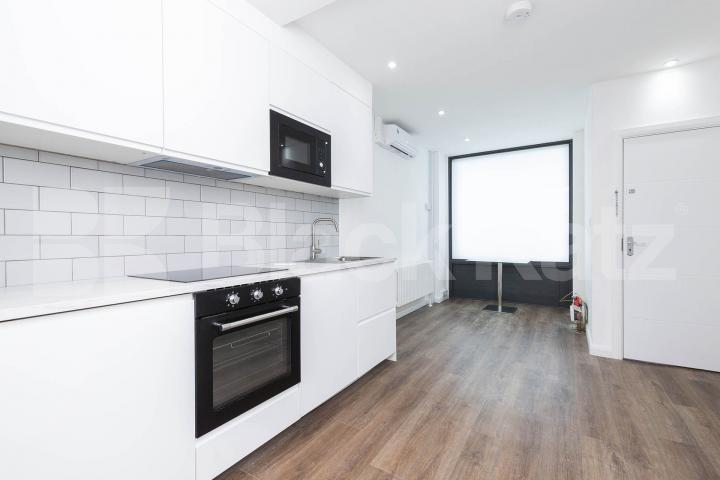 Refurbished 1 bedroom only seconds to Euston Station eversholt Street , Euston